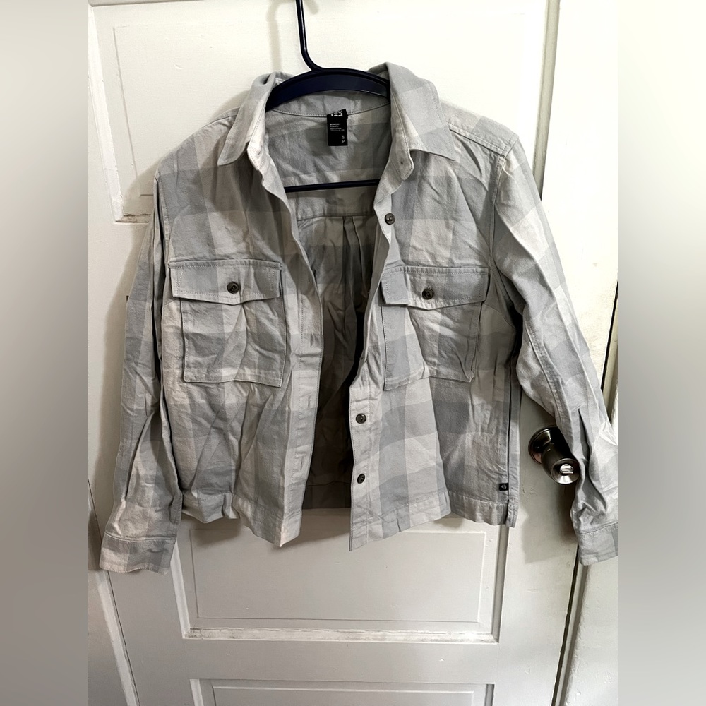 Mountain Hardware stylish jacket